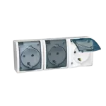 SIMON AQUARIUS WMQW-323101-1011 Gniazdo wtyczkowe potrójne z uziemieniem Schuko bryzgoszczelne IP54, klapka transparentna, 16A, 250V~,zaciski śrubowe; biały